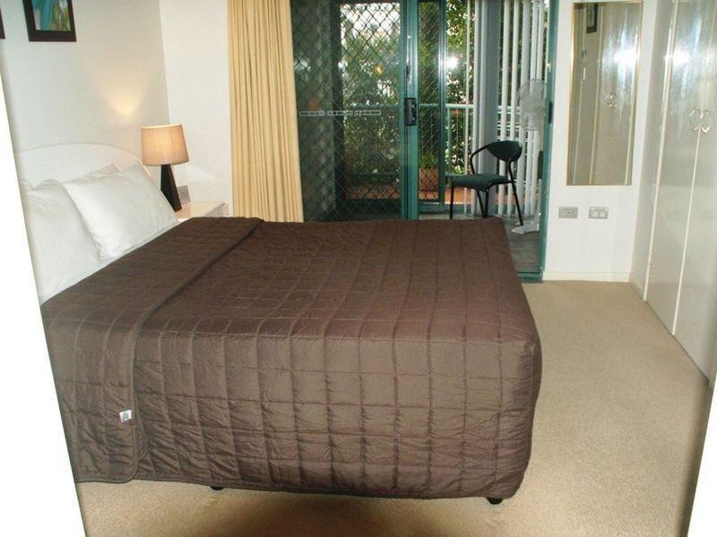 3/7 Robert Street, Labrador QLD 4215