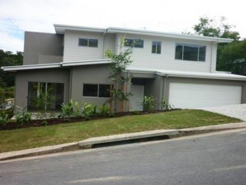 9 Maslin Chase, Pacific Pines QLD 4211