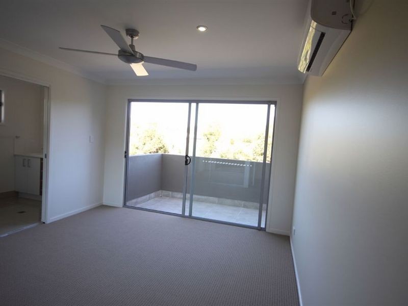 9 Maslin Chase, Pacific Pines QLD 4211