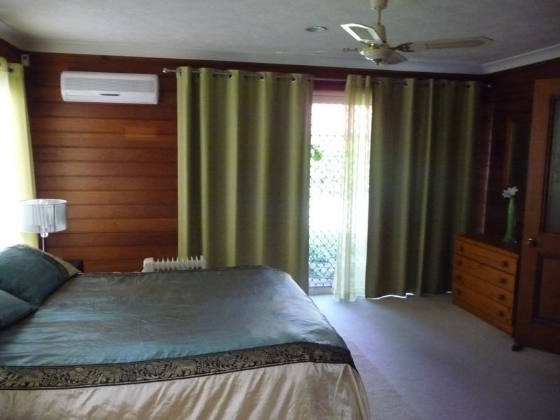 42 Peter Thomson Drive, Parkwood QLD 4214