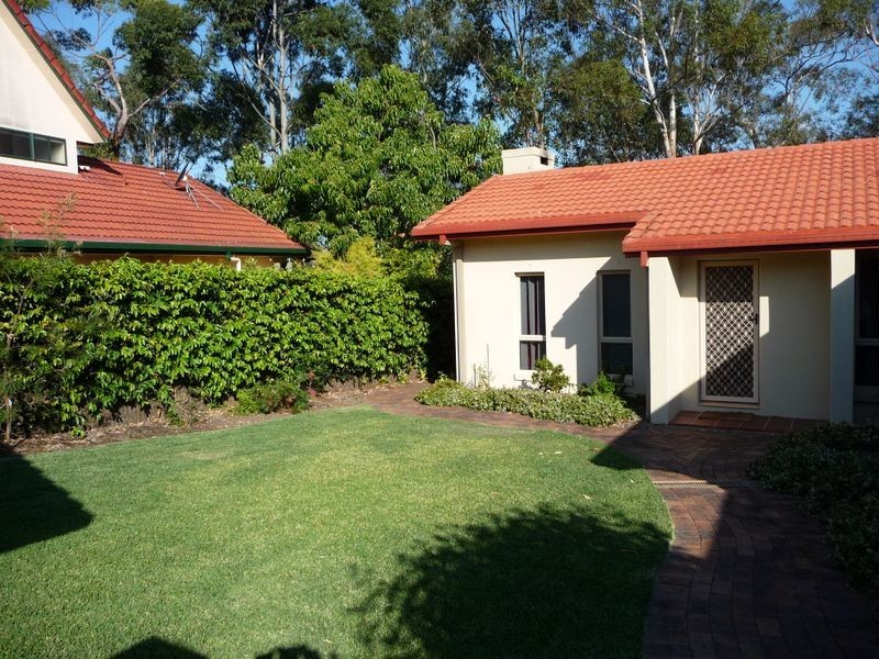 42 Peter Thomson Drive, Parkwood QLD 4214