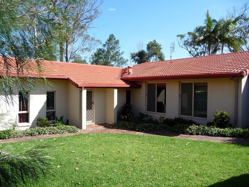 42 Peter Thomson Drive, Parkwood QLD 4214