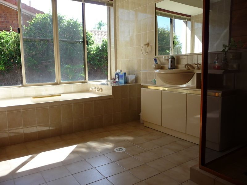 42 Peter Thomson Drive, Parkwood QLD 4214