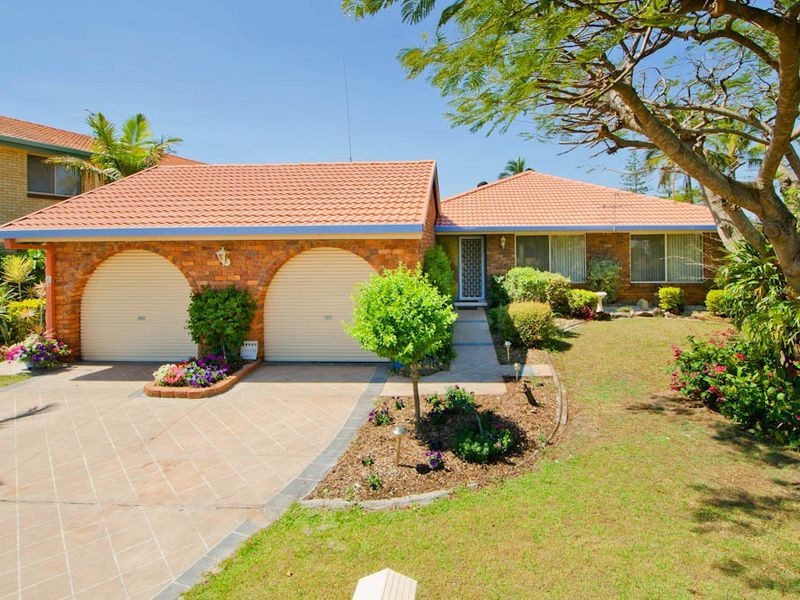 13 Dimitri Avenue, Biggera Waters QLD 4216