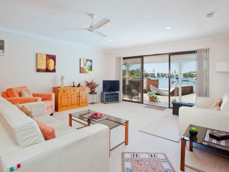 13 Dimitri Avenue, Biggera Waters QLD 4216