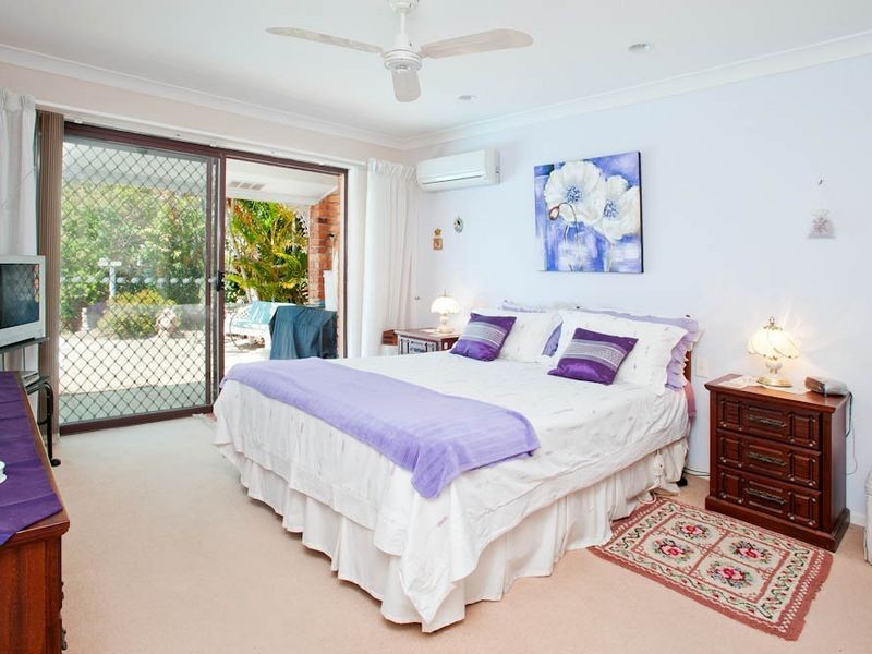 13 Dimitri Avenue, Biggera Waters QLD 4216