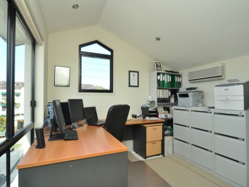 2/15 Jennifer Avenue, Runaway Bay QLD 4216