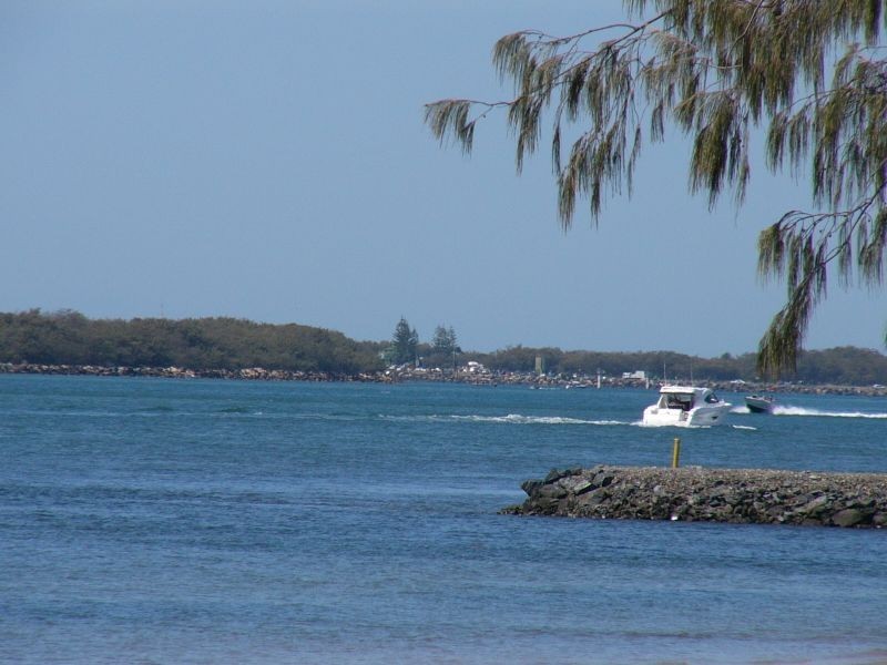 2/15 Jennifer Avenue, Runaway Bay QLD 4216