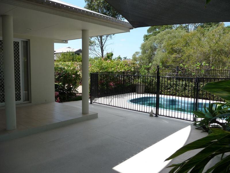 4 Torrevella Vista, Coombabah QLD 4216