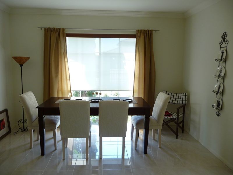 4 Torrevella Vista, Coombabah QLD 4216