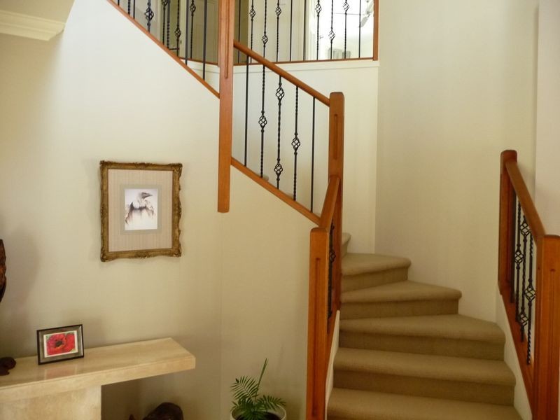 4 Torrevella Vista, Coombabah QLD 4216