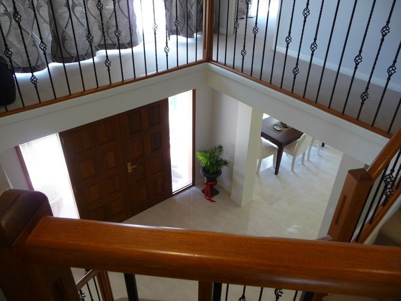 4 Torrevella Vista, Coombabah QLD 4216