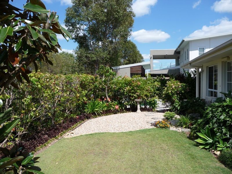 4 Torrevella Vista, Coombabah QLD 4216