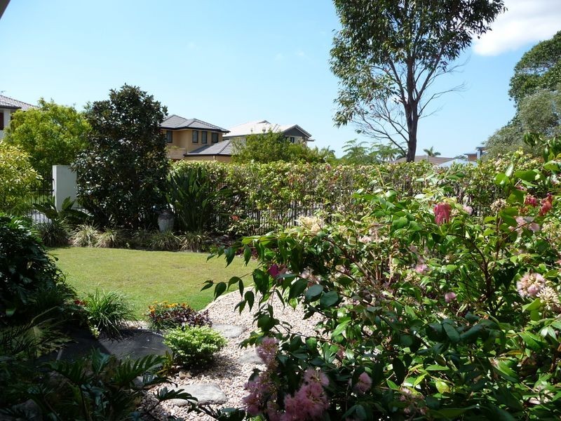 4 Torrevella Vista, Coombabah QLD 4216