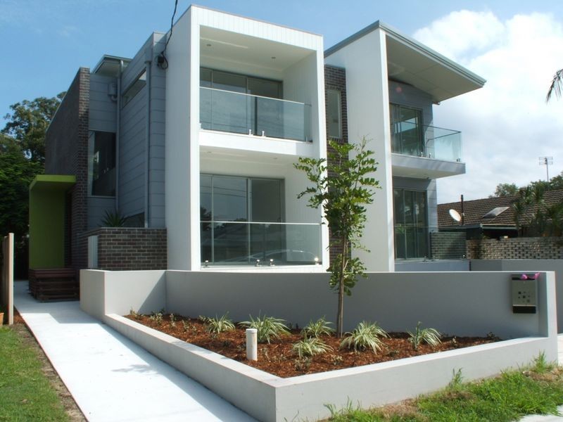 2/24 Drake Avenue, Paradise Point QLD 4216