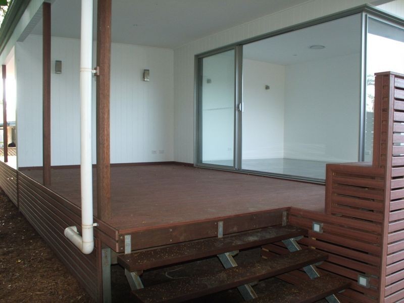 2/24 Drake Avenue, Paradise Point QLD 4216