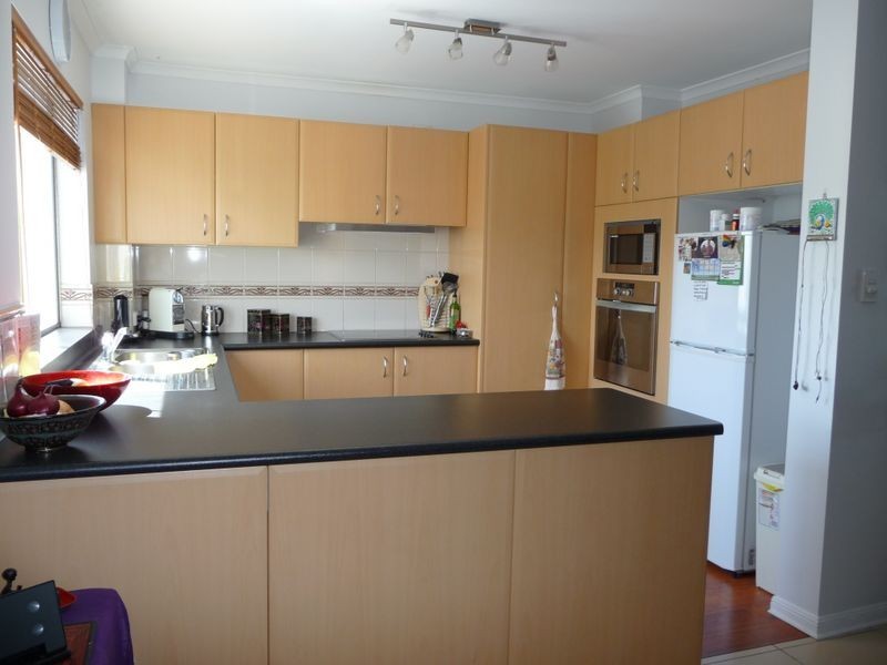 9/106 Bayview Street, Runaway Bay QLD 4216