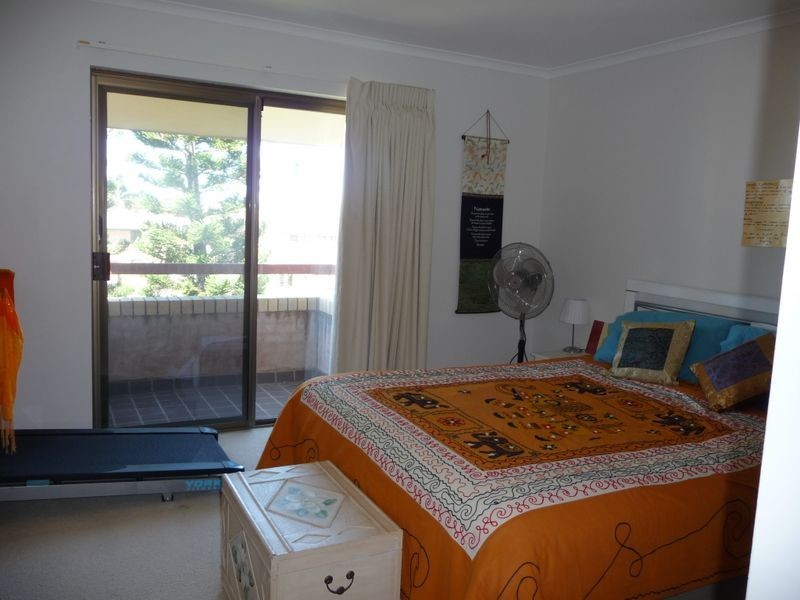 9/106 Bayview Street, Runaway Bay QLD 4216