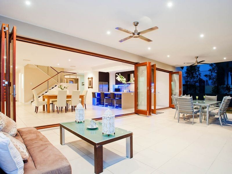 27 Canada Place, Arundel QLD 4214