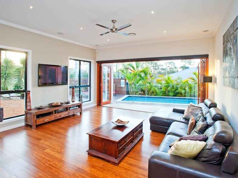 27 Canada Place, Arundel QLD 4214