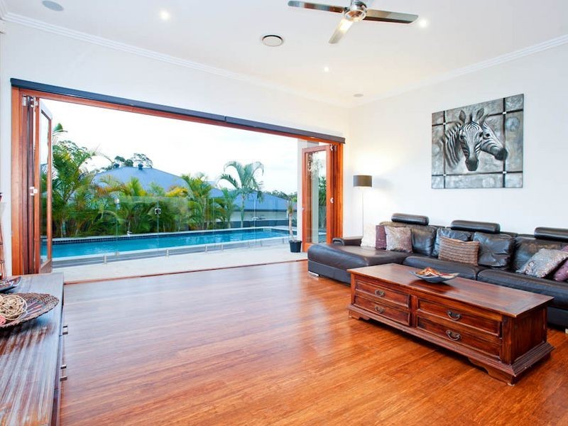 27 Canada Place, Arundel QLD 4214