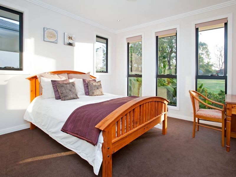 27 Canada Place, Arundel QLD 4214