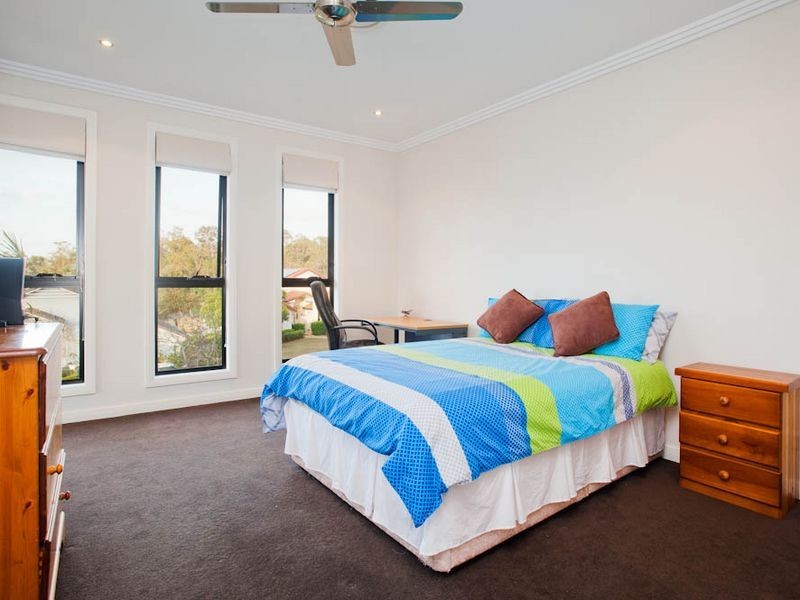 27 Canada Place, Arundel QLD 4214