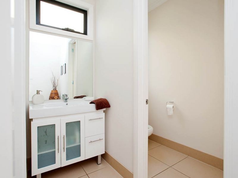 27 Canada Place, Arundel QLD 4214