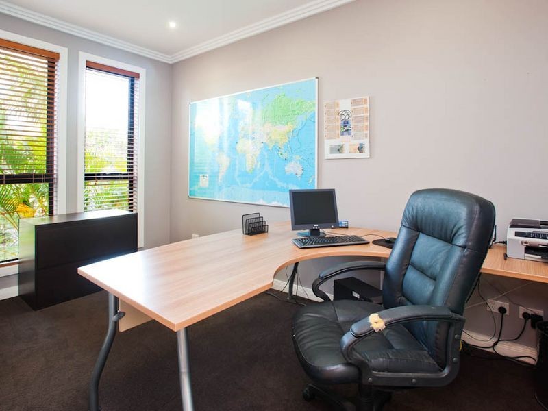 27 Canada Place, Arundel QLD 4214