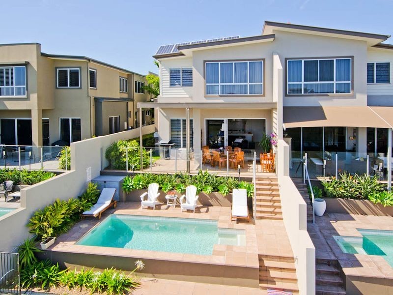 2/9 SOUTH QUAY DRIVE, Biggera Waters QLD 4216