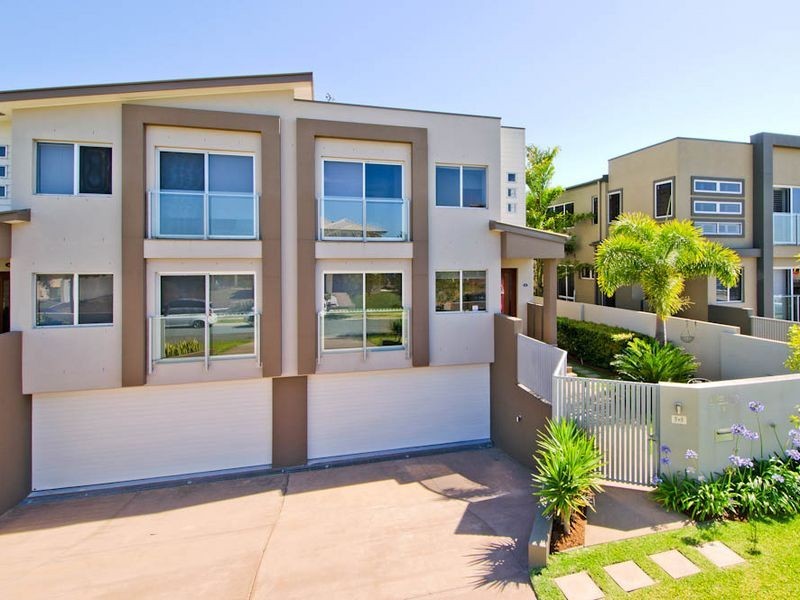 2/9 SOUTH QUAY DRIVE, Biggera Waters QLD 4216