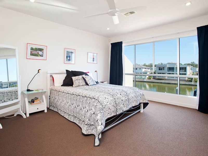 2/9 SOUTH QUAY DRIVE, Biggera Waters QLD 4216