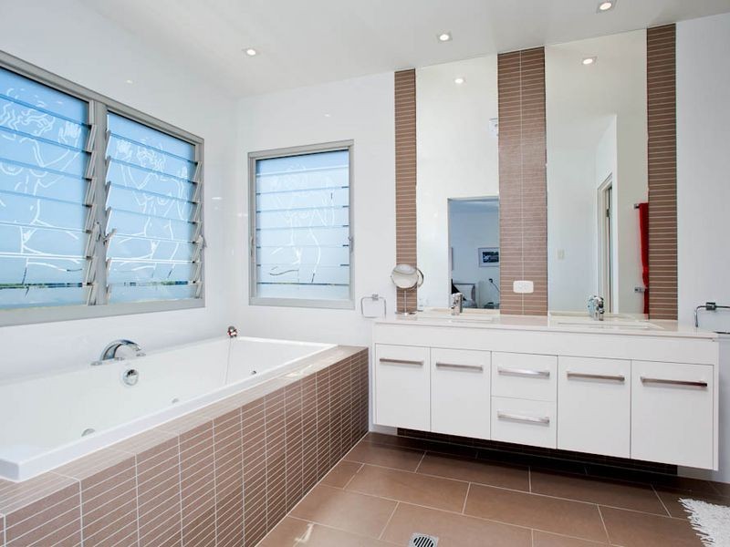 2/9 SOUTH QUAY DRIVE, Biggera Waters QLD 4216