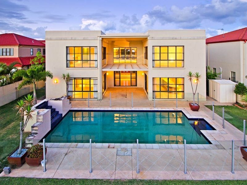 89 EDINBURGH ROAD, Benowa QLD 4217