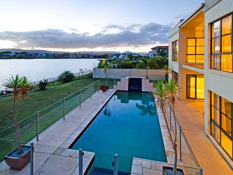 89 EDINBURGH ROAD, Benowa QLD 4217