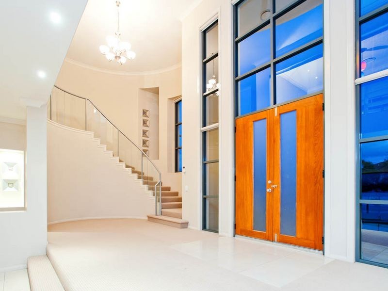 89 EDINBURGH ROAD, Benowa QLD 4217