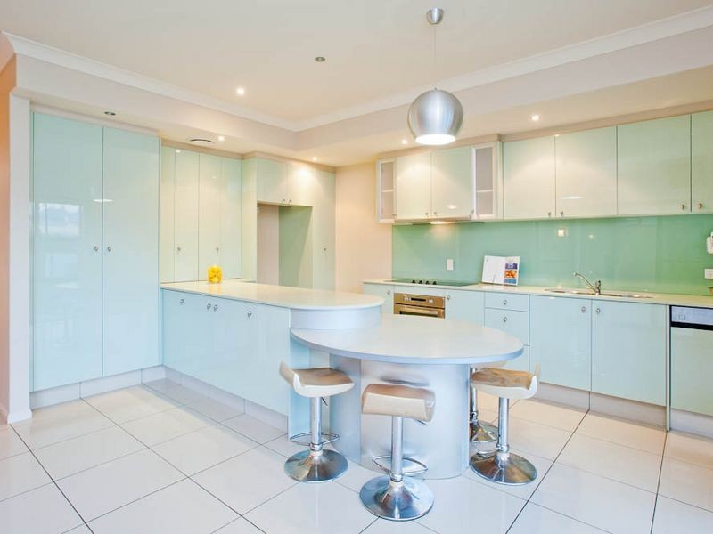 89 EDINBURGH ROAD, Benowa QLD 4217