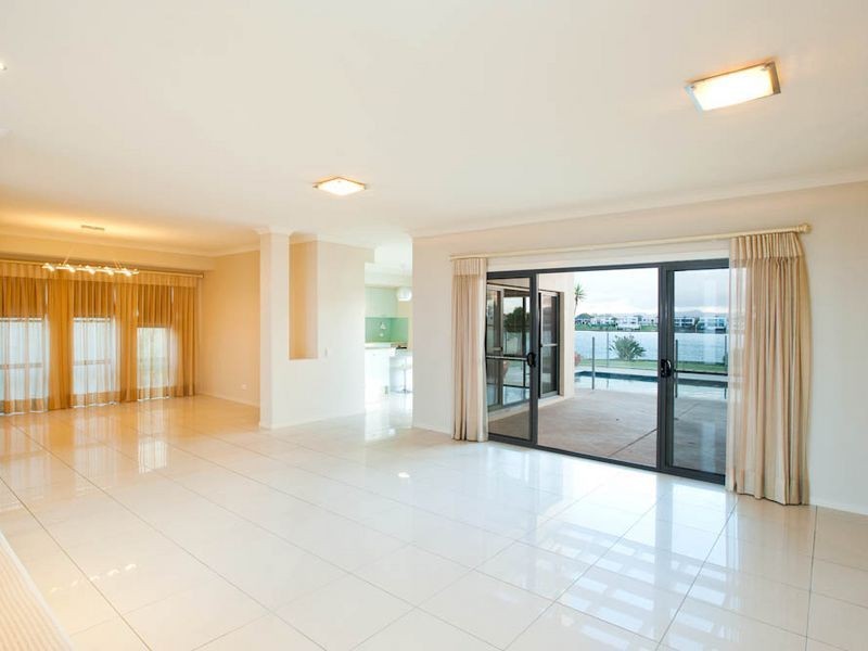 89 EDINBURGH ROAD, Benowa QLD 4217