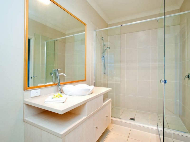 89 EDINBURGH ROAD, Benowa QLD 4217