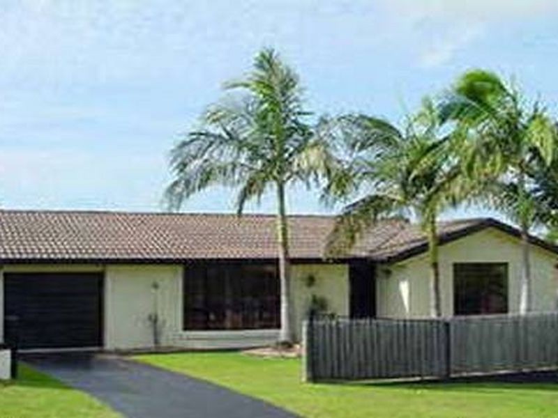 3 RANGE COURT, Arundel QLD 4214