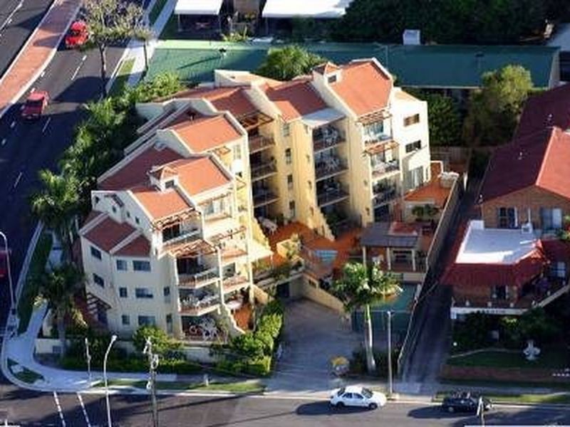 8/7 Robert Street, Labrador QLD 4215