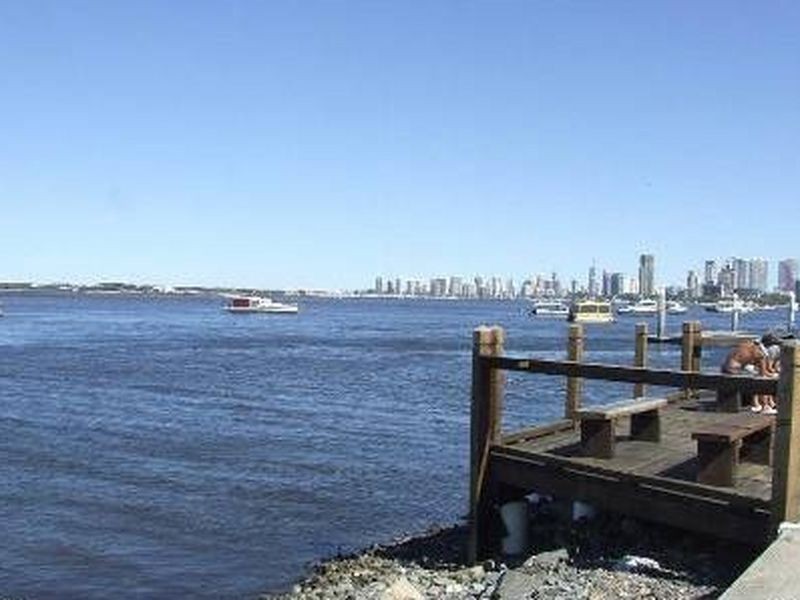 8/7 Robert Street, Labrador QLD 4215