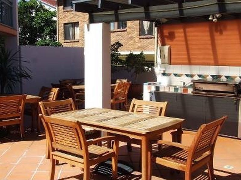 8/7 Robert Street, Labrador QLD 4215