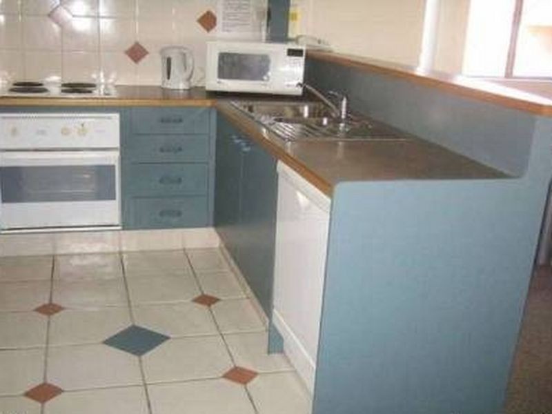 8/7 Robert Street, Labrador QLD 4215