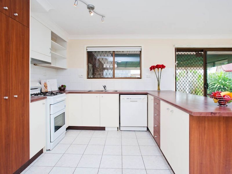 77 OXLEY DRIVE, Paradise Point QLD 4216