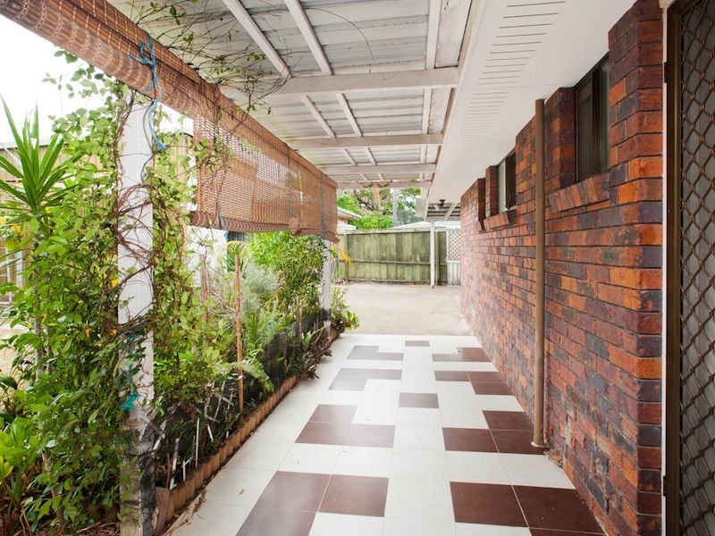 77 OXLEY DRIVE, Paradise Point QLD 4216