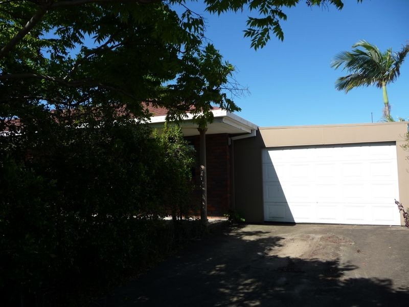 77 OXLEY DRIVE, Paradise Point QLD 4216
