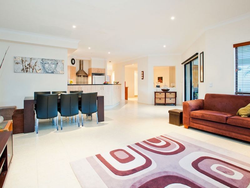 13 BLACKFEN COURT, Arundel QLD 4214