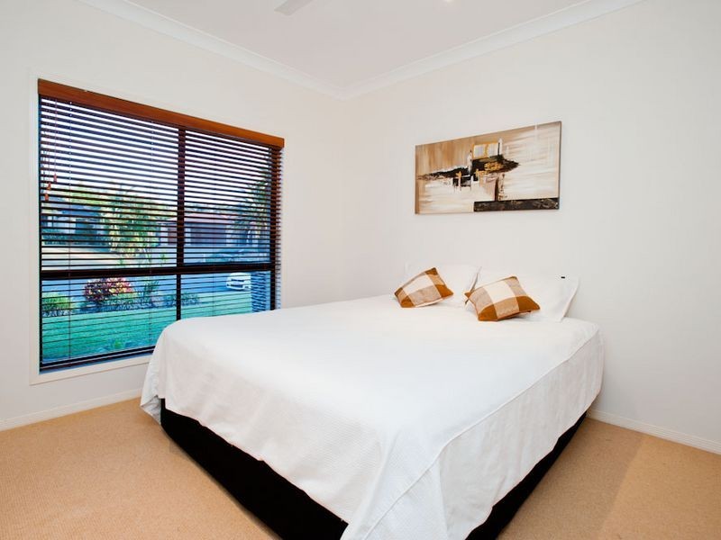 13 BLACKFEN COURT, Arundel QLD 4214