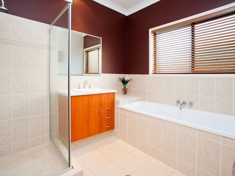 13 BLACKFEN COURT, Arundel QLD 4214